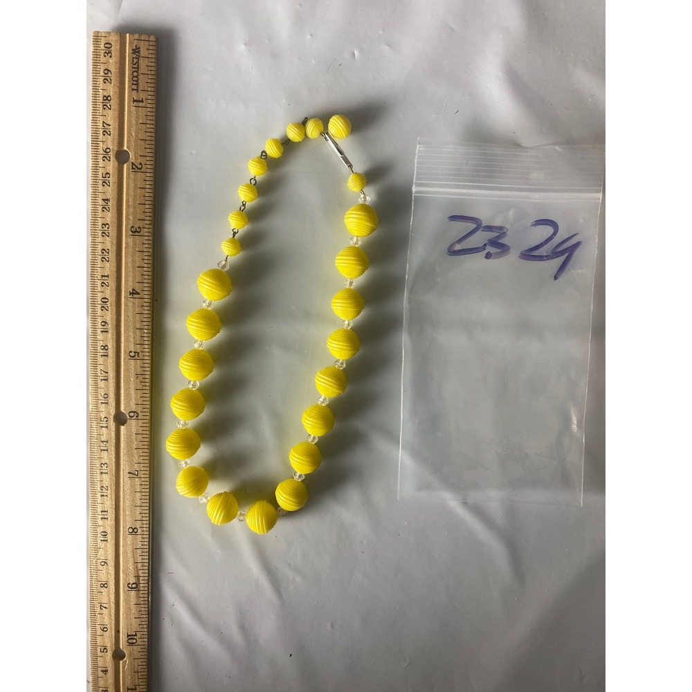 Vintage Yellow Ribbed Bead Choker Necklace‎ Retro 1950s 1960s Style 16 Inch